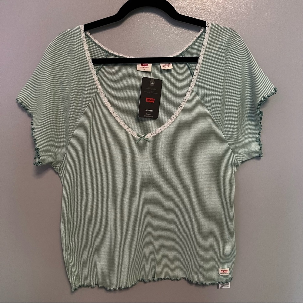 Levis Top